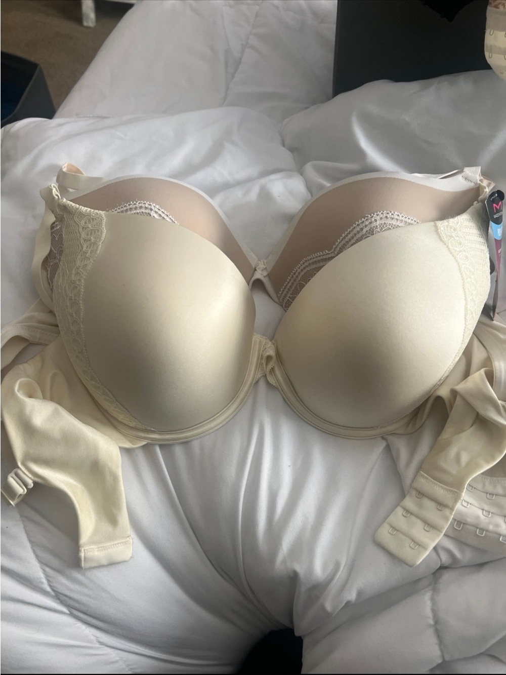 Maidenform Cream Lace-Trim T-Shirt Bra